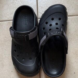CROCS Unisex Black Comfort Clogs with Strap